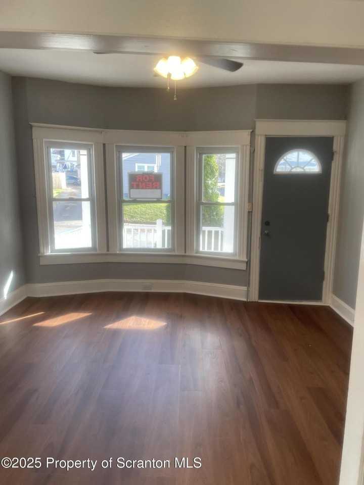 2303 Boulevard Avenue - Photo 6 of 14