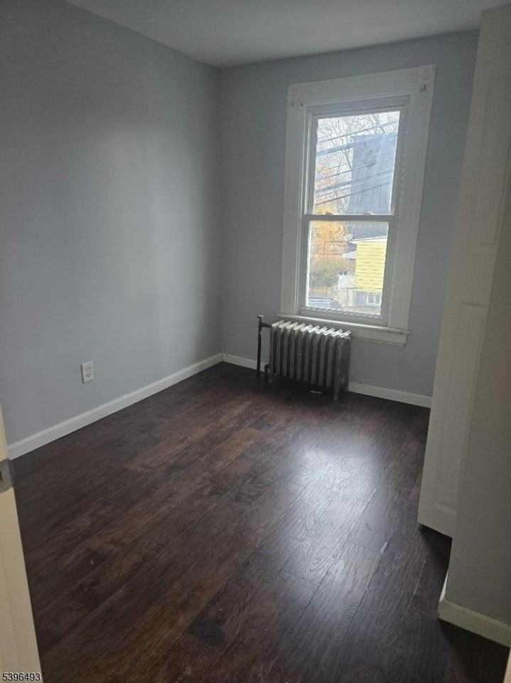 459 Grove Street - Photo 5 of 7