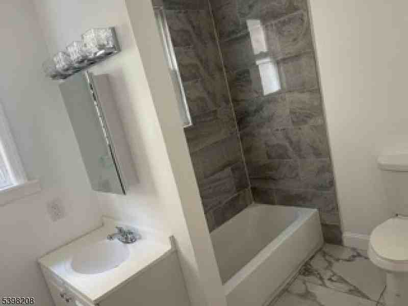 277 Columbia Ave - Photo 4 of 5