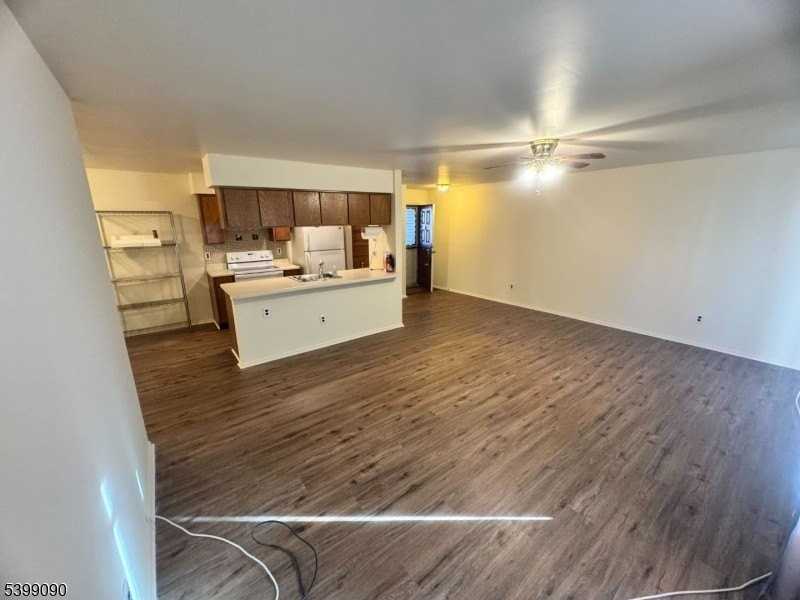 55 Bolton Ct - Photo 7 of 11