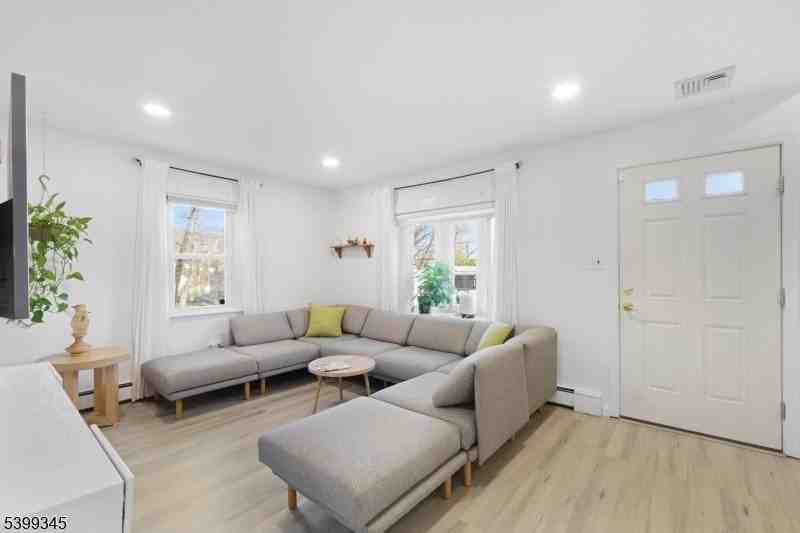 499 Diamond Spring Rd - Photo 3 of 23