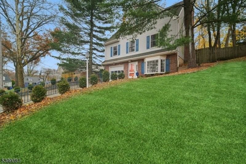 17 Edison Dr - Photo 3 of 40