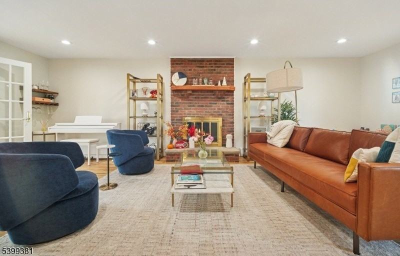 17 Edison Dr - Photo 6 of 40