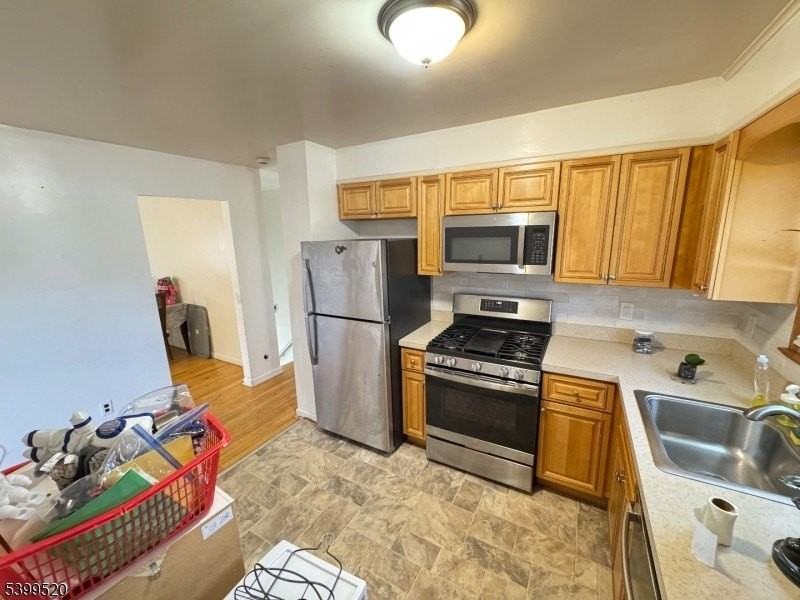 910 Randolph Ave - Photo 2 of 14