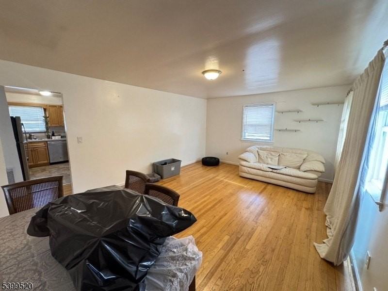 910 Randolph Ave - Photo 6 of 14