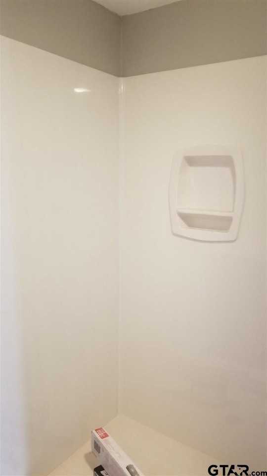 902 Crockett Street - Photo 5 of 8