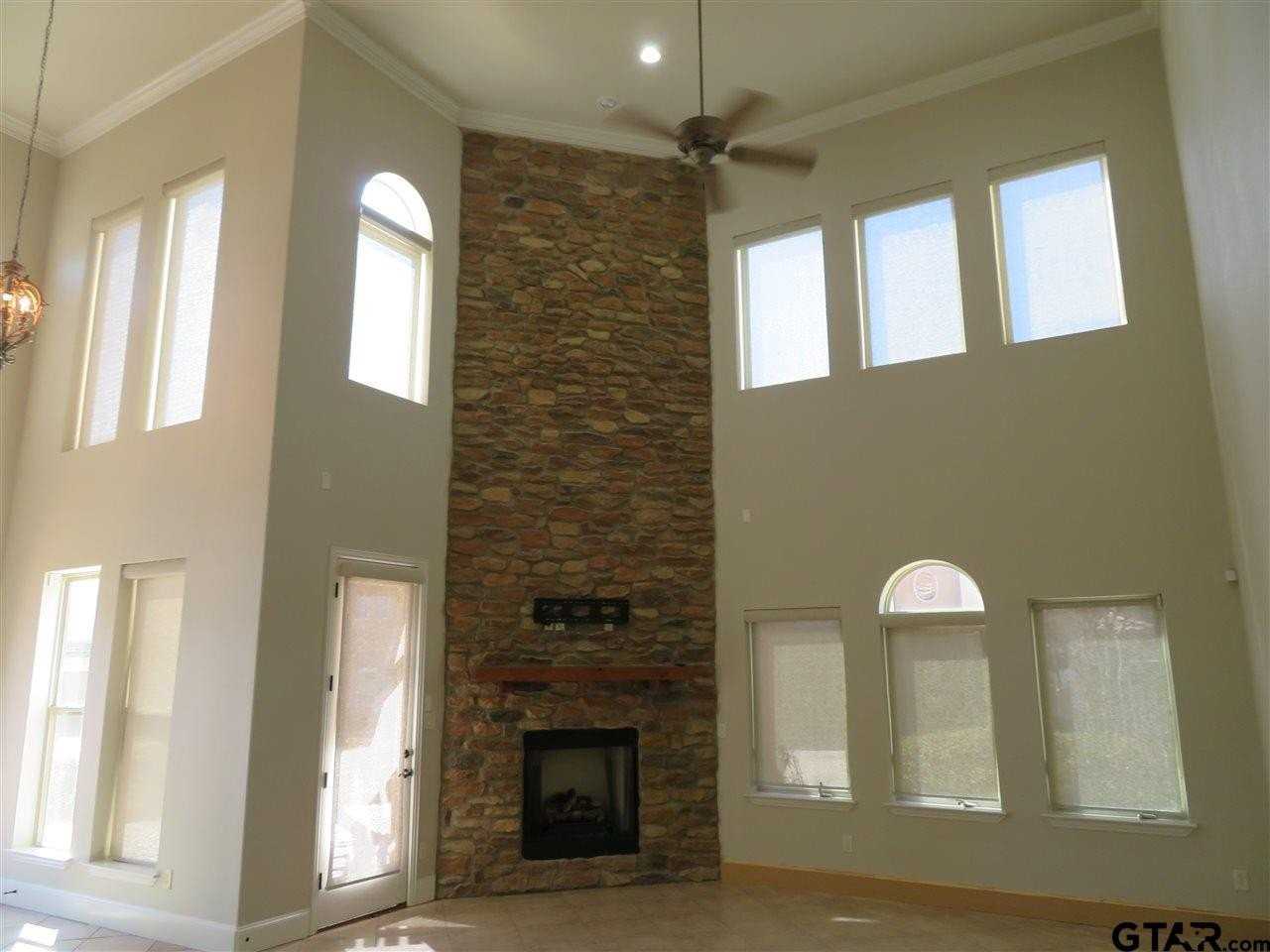 954 La Vista Dr - Photo 3 of 19