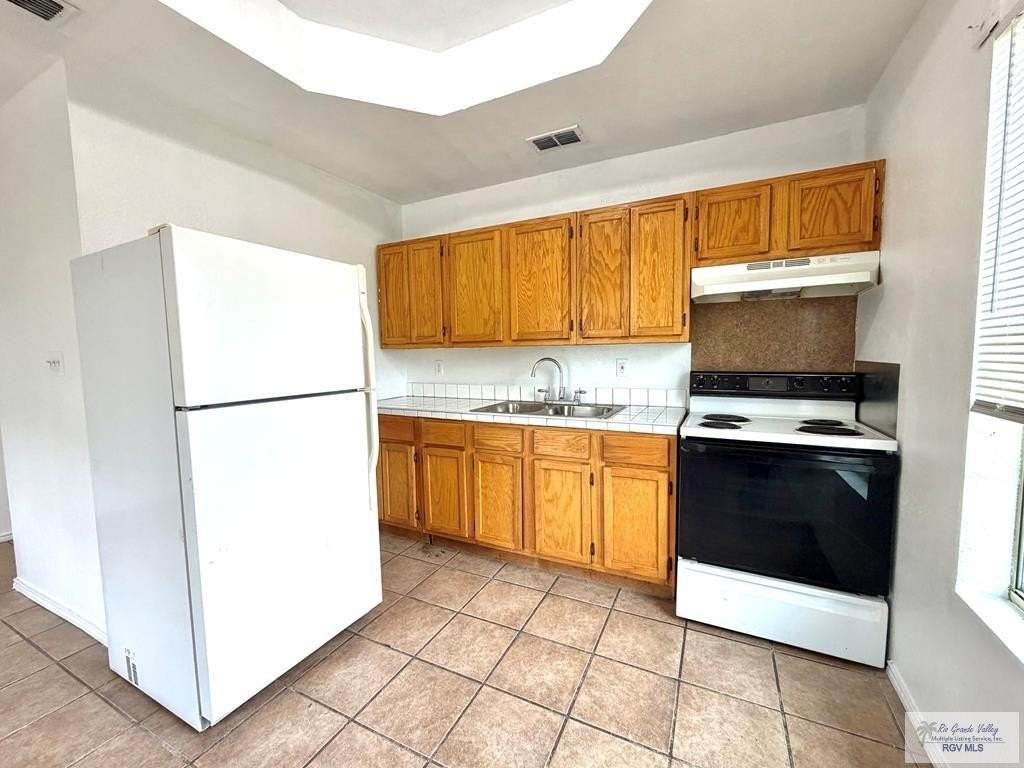 226 Camelia St - Photo 6 of 14