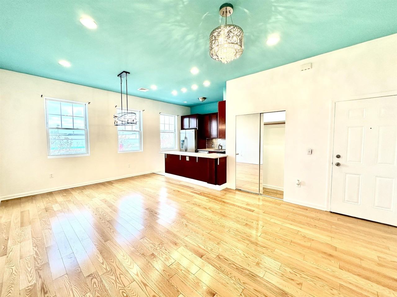 606 Kennedy Blvd #1 - Photo 2 of 14