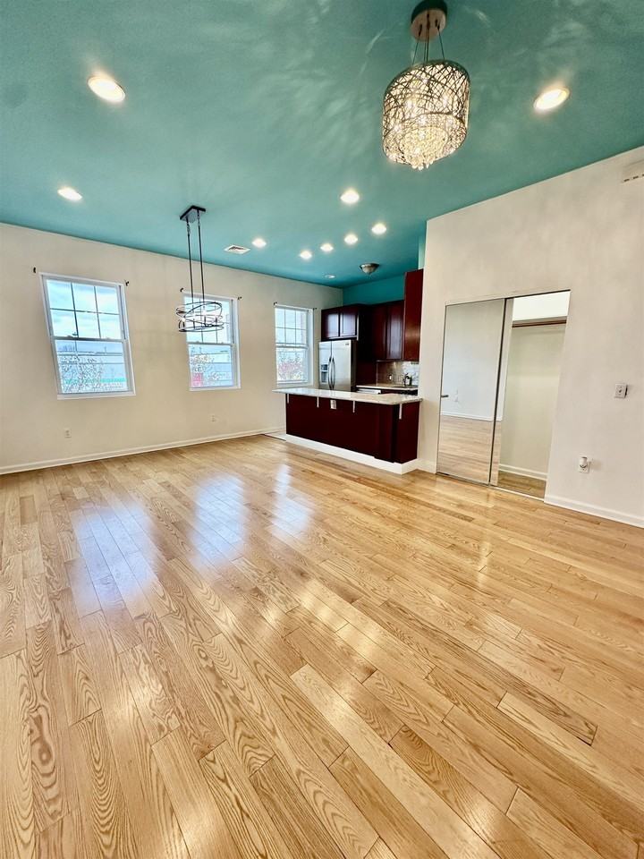 606 Kennedy Blvd #1 - Photo 5 of 14