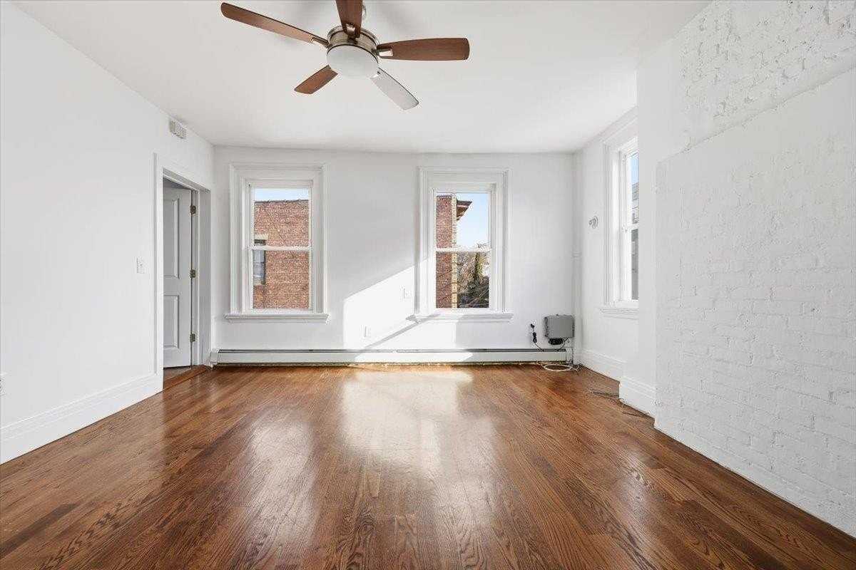 76 Bowers St #3 - Photo 7 of 22