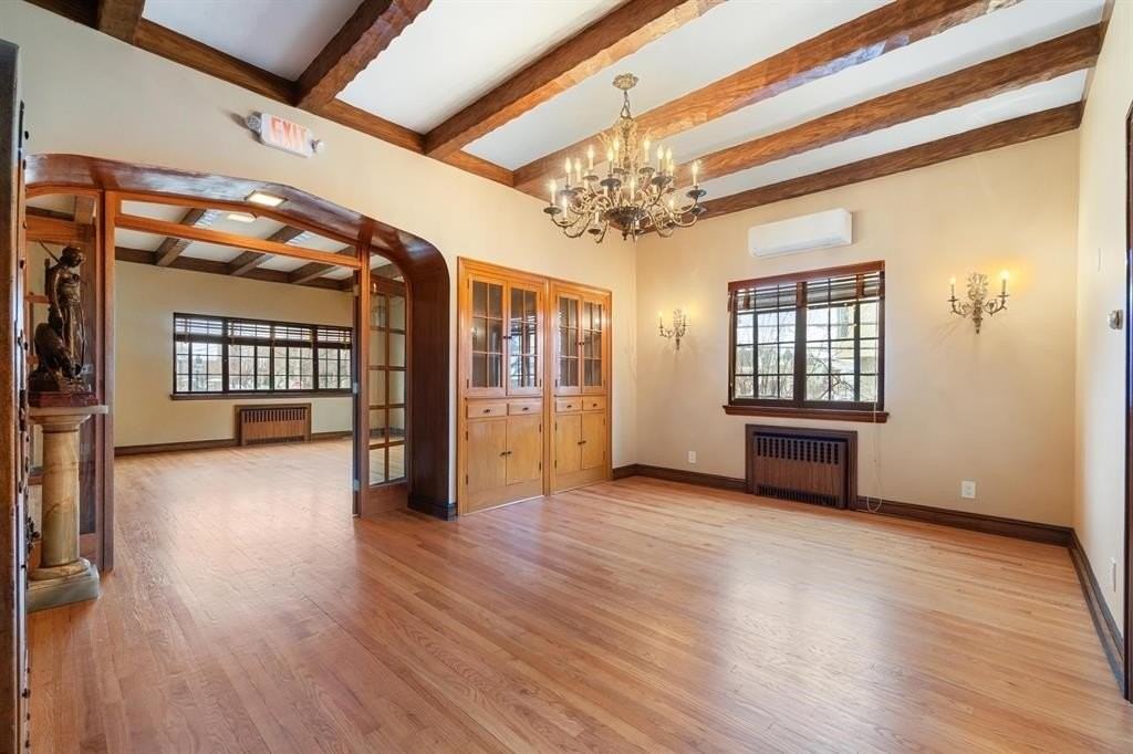 2314 Palisade Ave - Photo 7 of 49