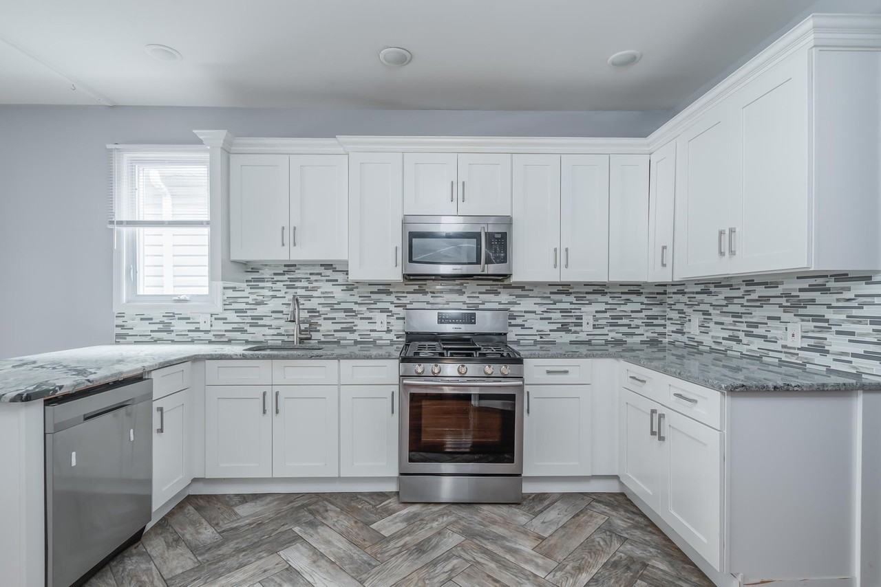 164 Avenue B #2 - Photo 3 of 18