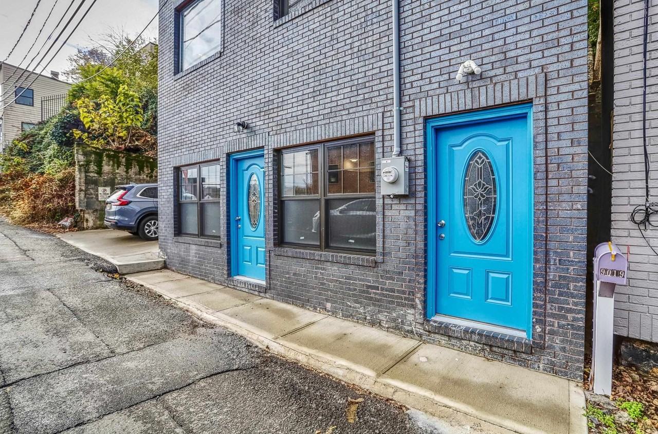 9017 Riverside Pl - Photo 2 of 26