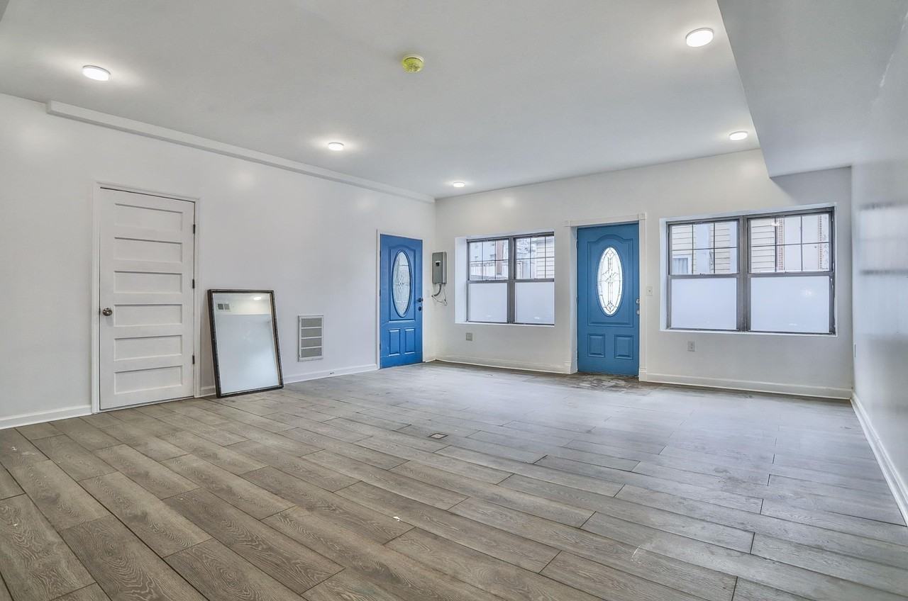 9017 Riverside Pl - Photo 3 of 26