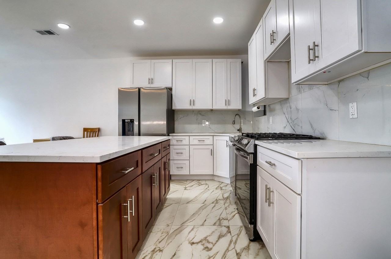 9017 Riverside Pl - Photo 7 of 26