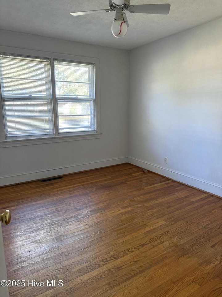 1103 Cedar Ln - Photo 5 of 5