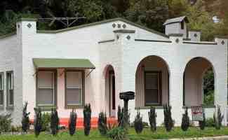 featured image of 220 River Road