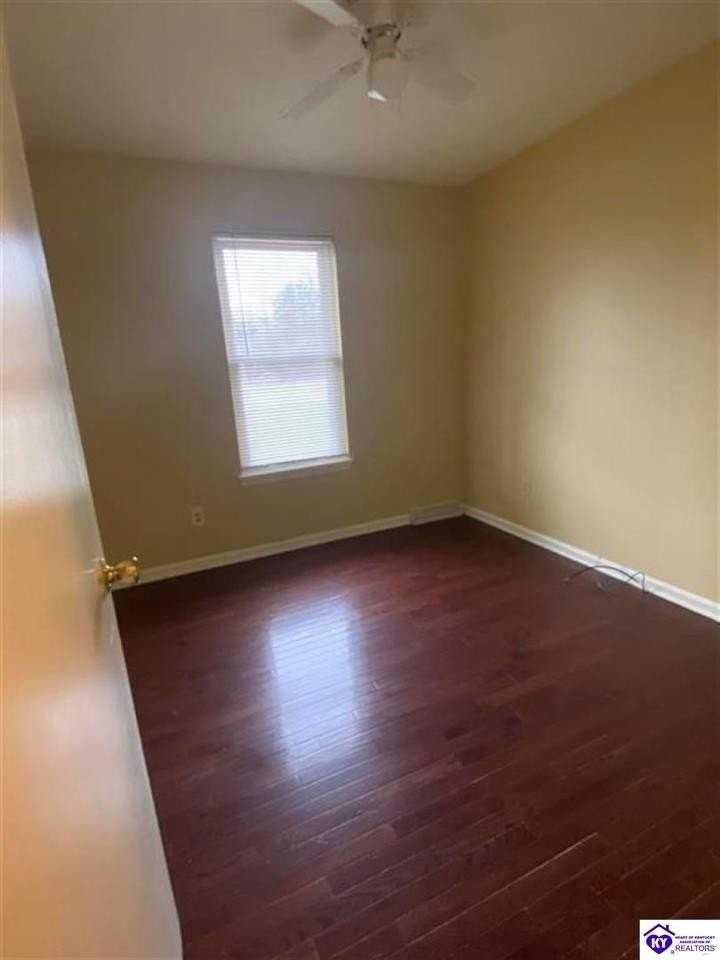 621 E Lincoln Trail Blvd - Photo 4 of 16