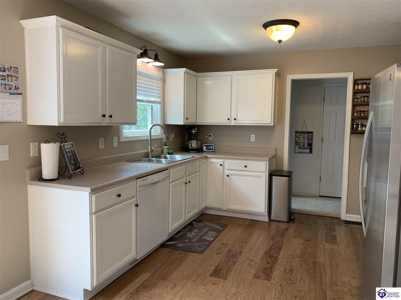 2528 Shadow Creek Ln - Photo 5 of 29