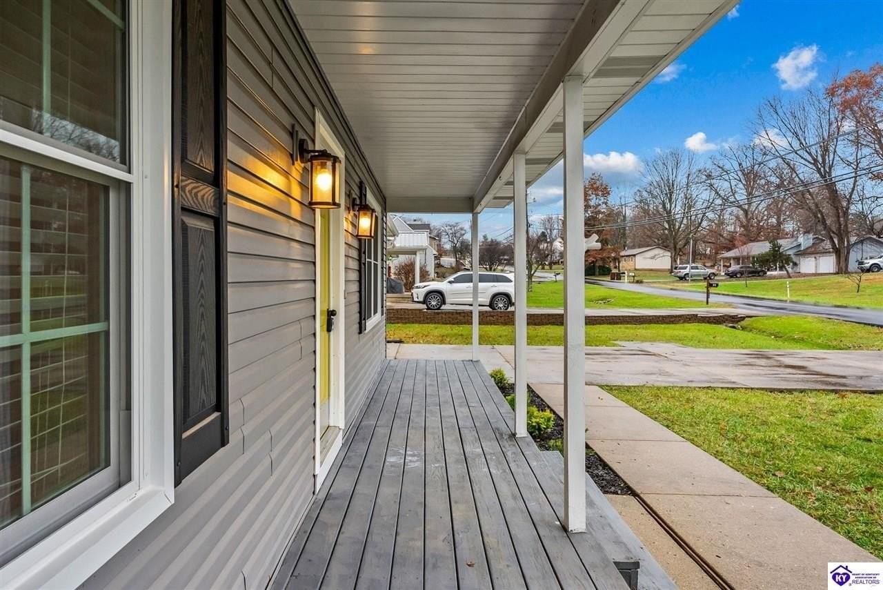 215 Darrell Dr - Photo 4 of 48