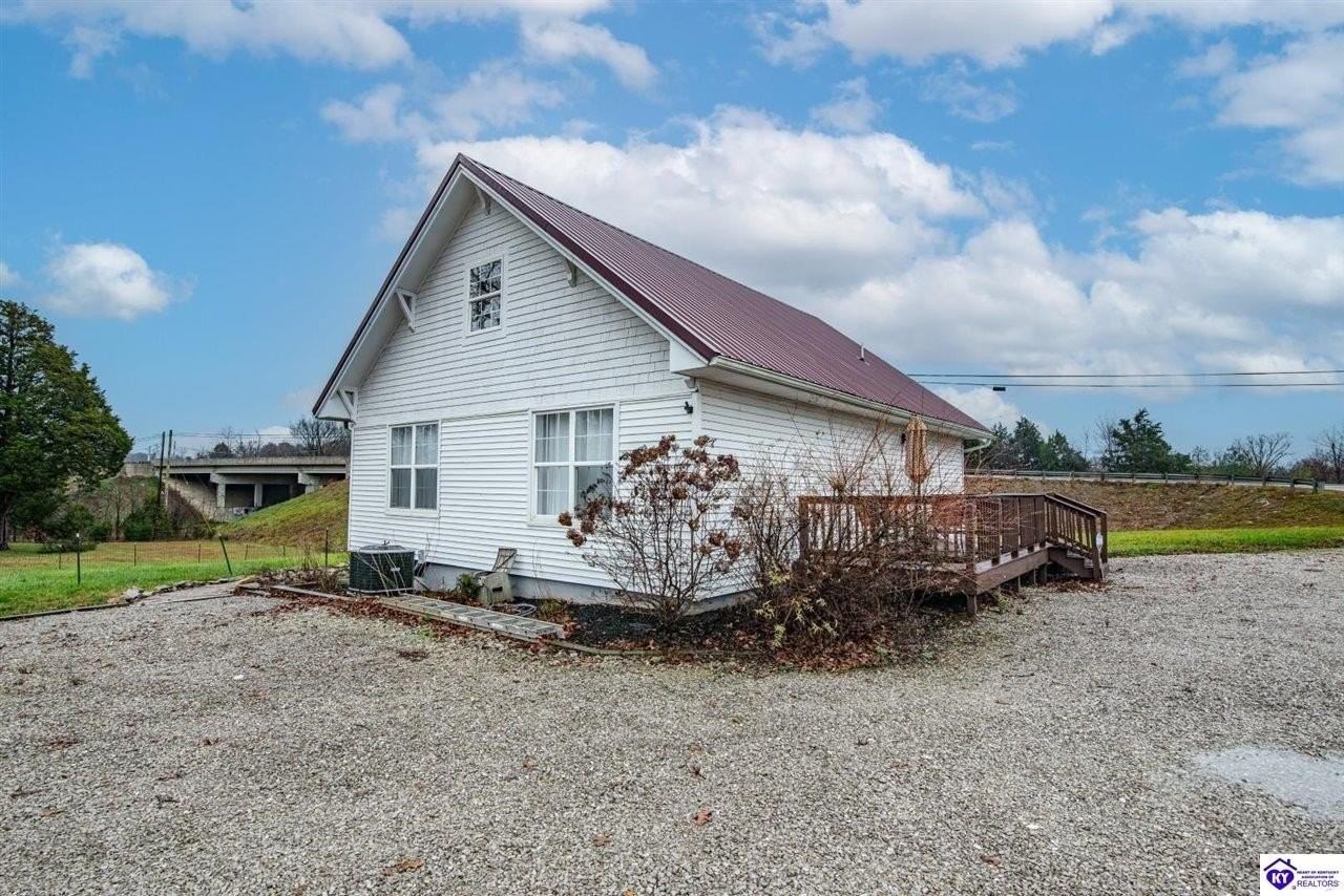 2714 Brandenburg Rd - Photo 4 of 48