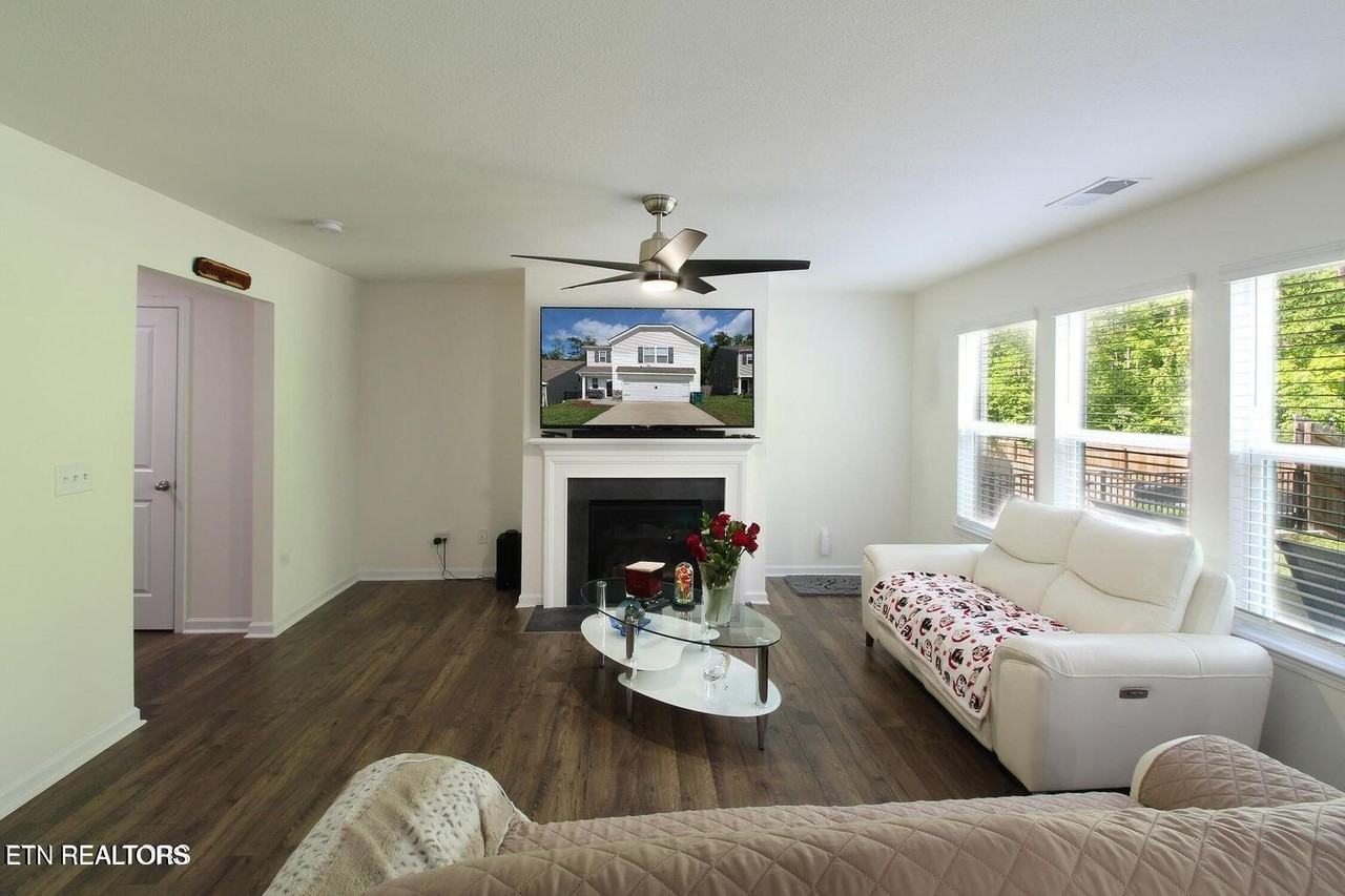 9428 Avian Forest Ln - Photo 5 of 29