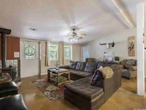 6411 Junction Hwy - Photo 7 of 20