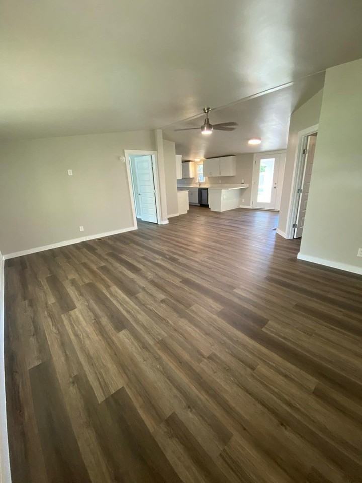 136 Marie Dr - Photo 4 of 14