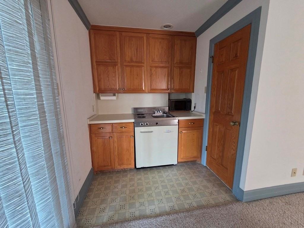 2212 Rock Creek Dr - Photo 6 of 36