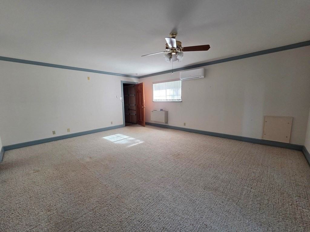 2212 Rock Creek Dr - Photo 7 of 36