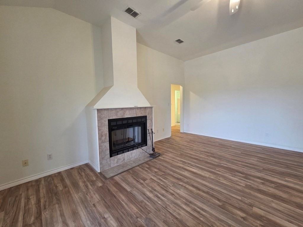 1303 Malibu Dr - Photo 6 of 19