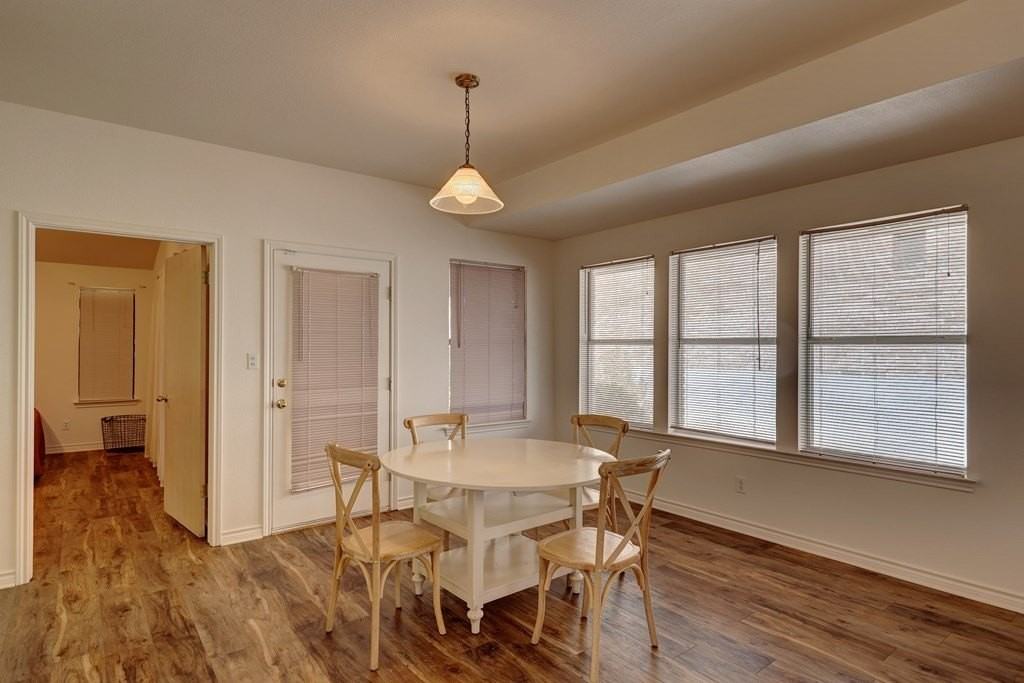 212 Oak Hills Drive - Photo 6 of 17