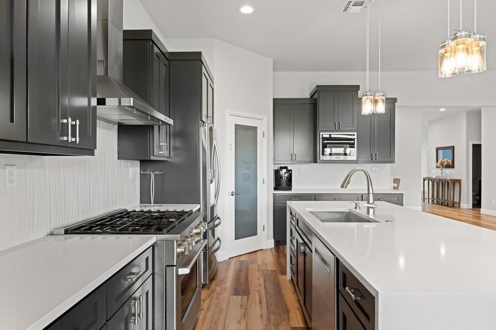 212 Castle Pines Dr - Photo 7 of 30