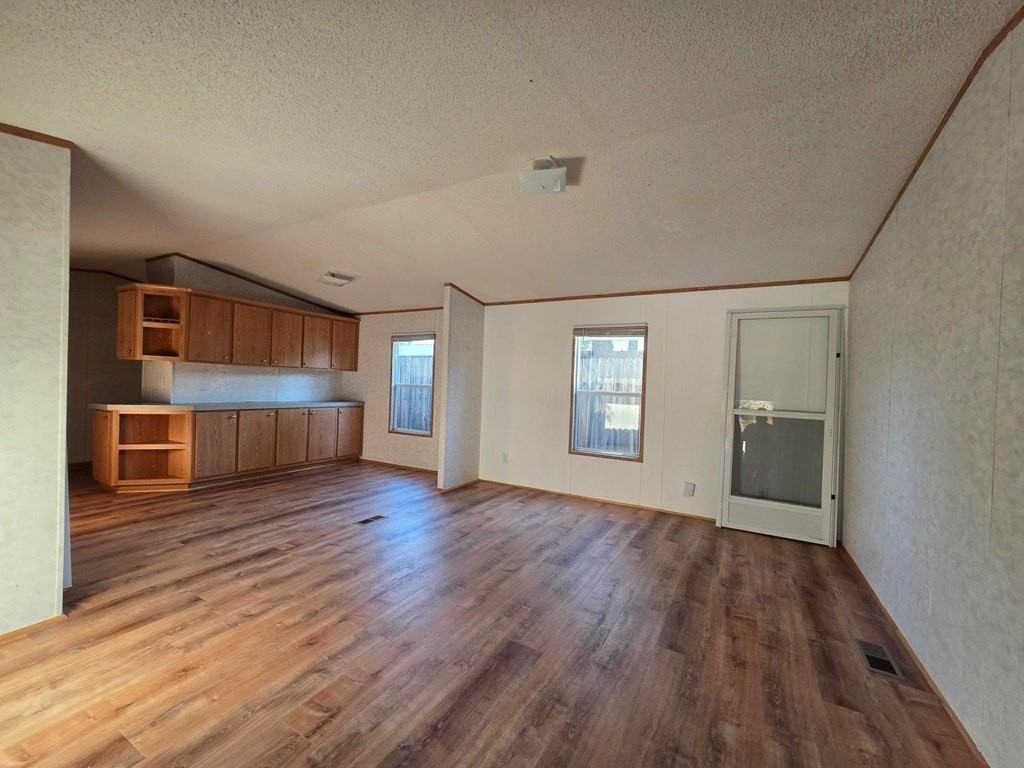 167 167 #2 Beaumont St - Photo 6 of 17