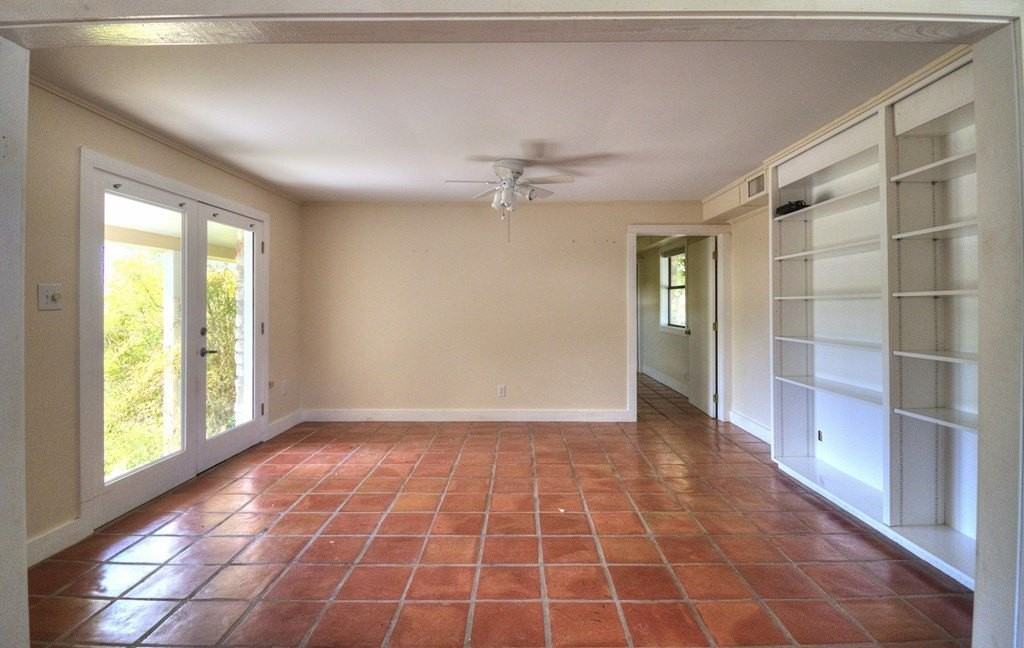 155A Nimitz Dr - Photo 7 of 17