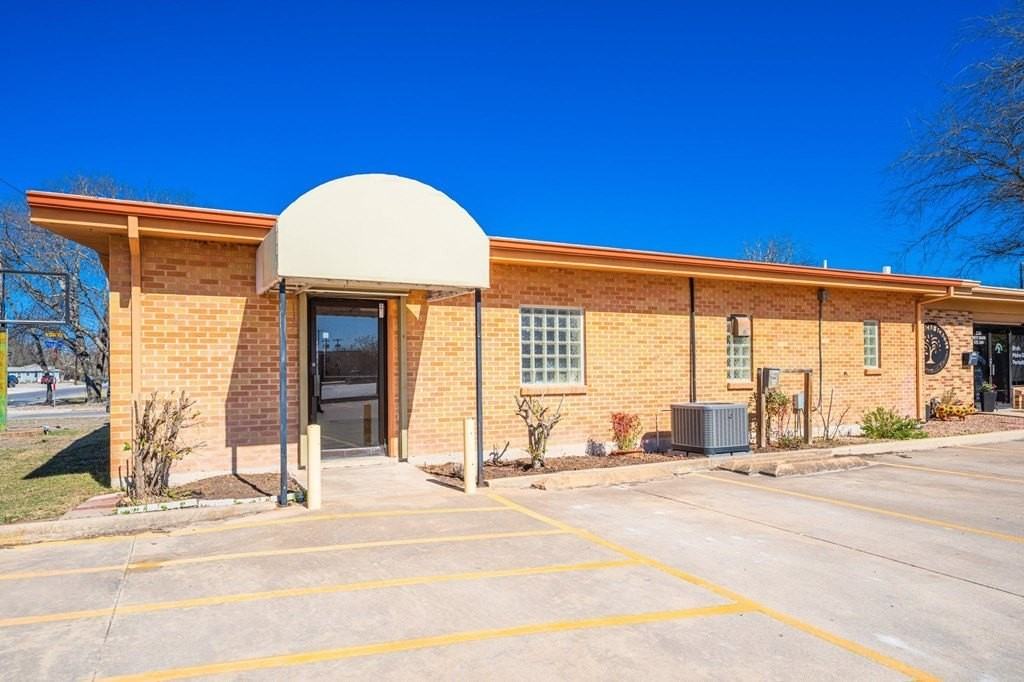 250 Kerrville South Drive - Photo 3 of 12