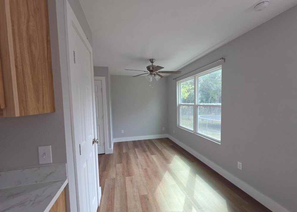 505 East Ln - Photo 6 of 10