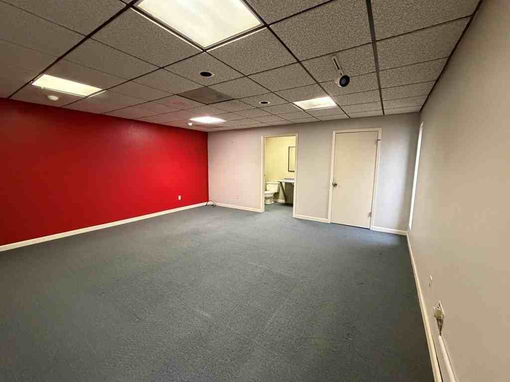 87 Coronado Dr - Photo 6 of 17