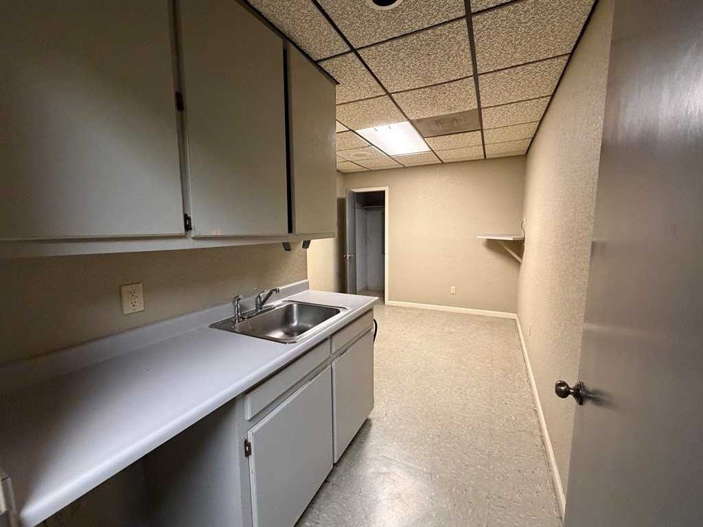 87 Coronado Dr - Photo 7 of 17