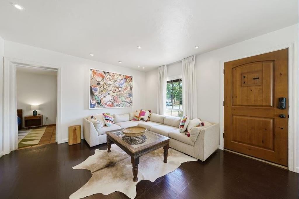 409 West Water Street - Photo 7 of 29