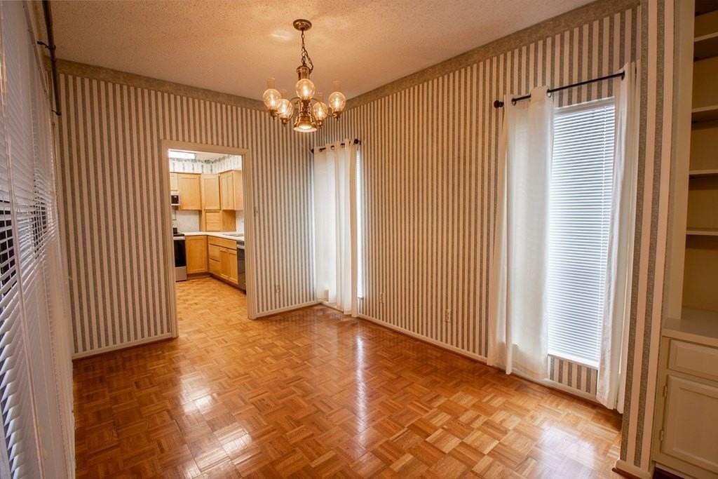 1127 Lois Street North - Photo 7 of 23