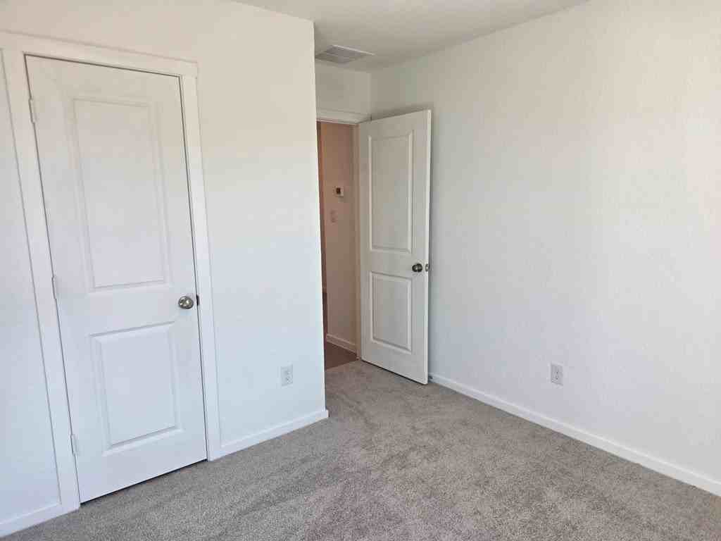 3214 Glacier Blf - Photo 6 of 15