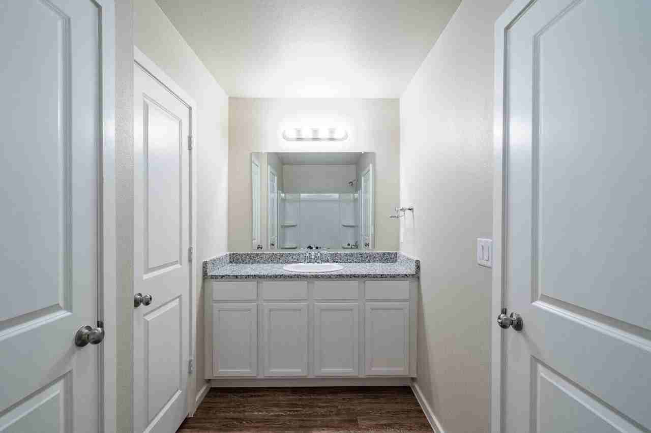 9706 Saratoga Ave - Photo 7 of 11