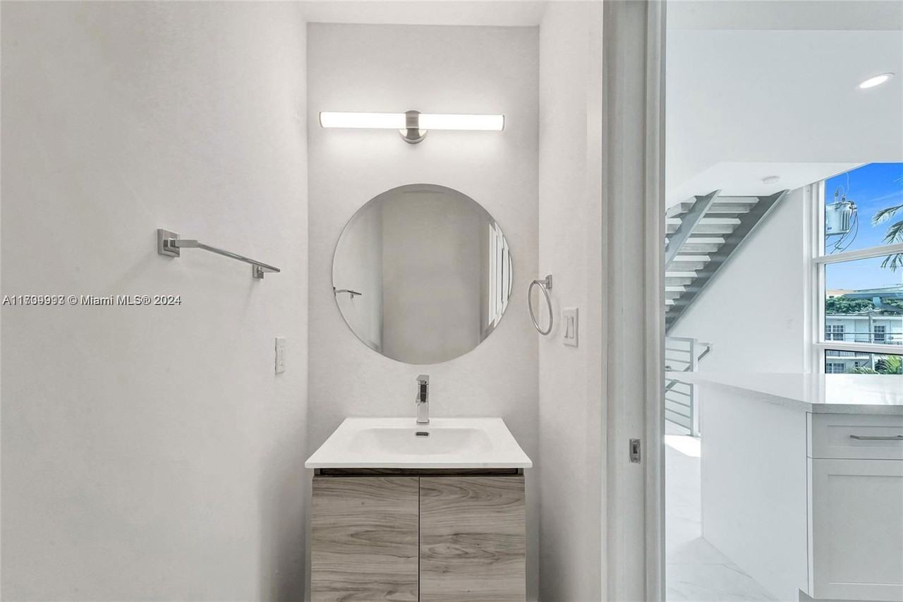 7645 Carlyle Ave #2 - Photo 4 of 8