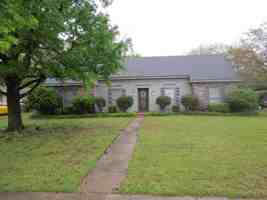 featured image of 2169 Edinburgh Drive