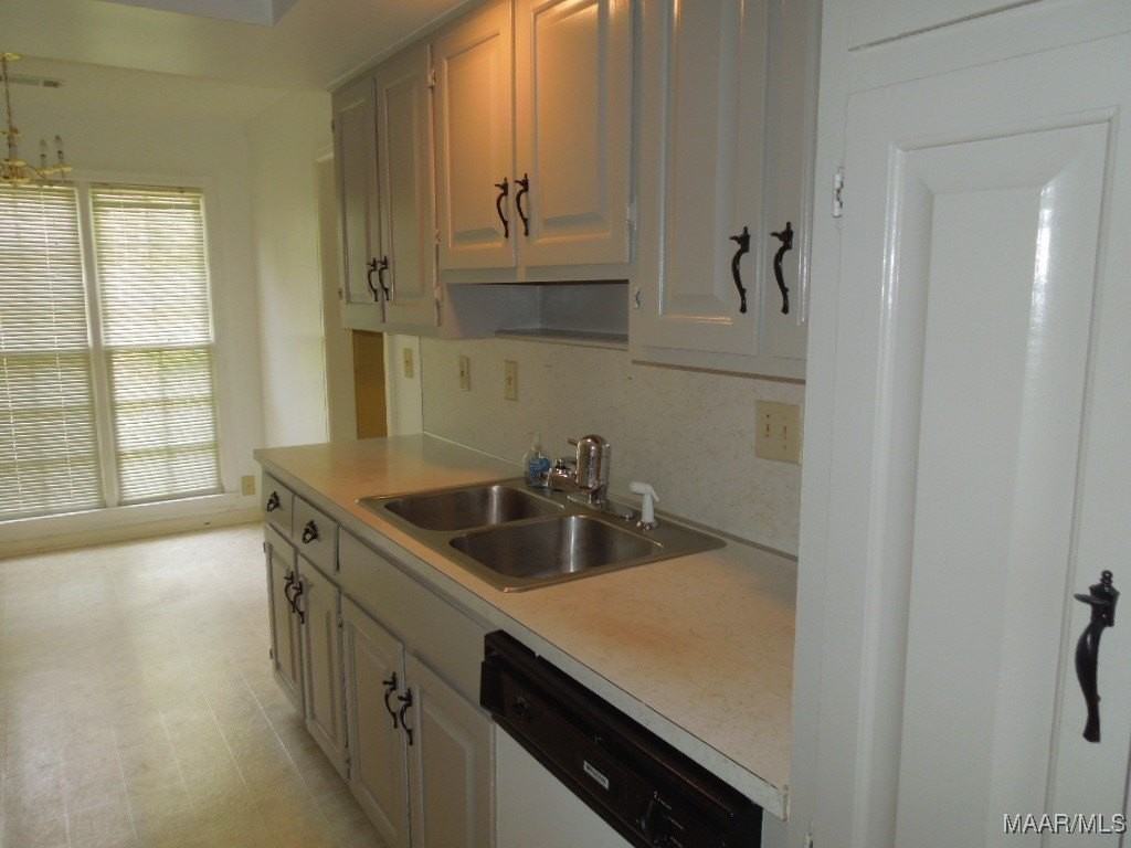 2169 Edinburgh Dr - Photo 5 of 13