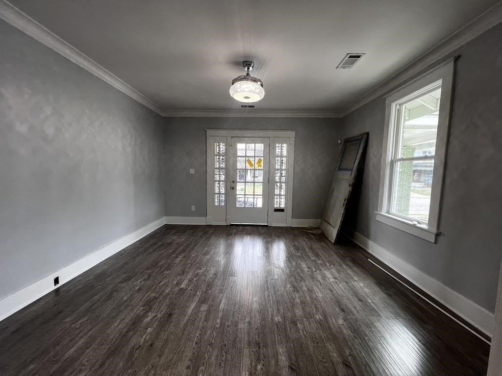 1052 Faxon Ave - Photo 5 of 12