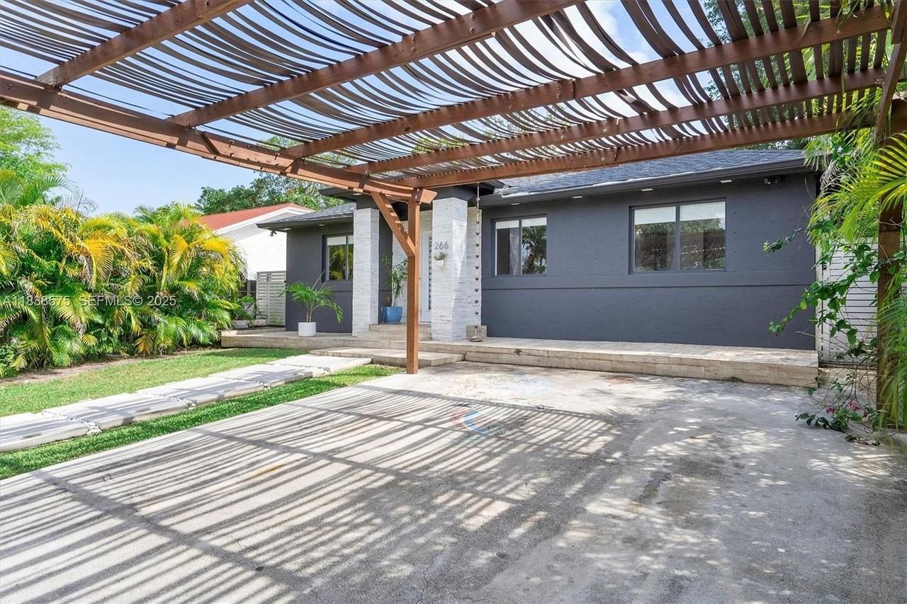 266 Ne 117th St #0 - Photo 5 of 50