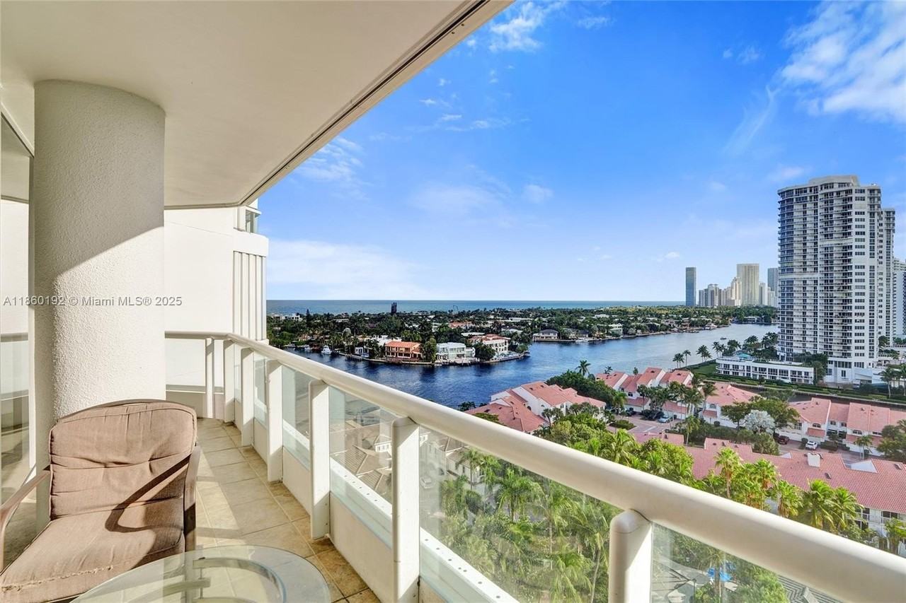 21050 Point Pl #1403 - Photo 2 of 24